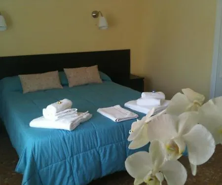 Eco Marela Oda ve Kahvaltı 4*