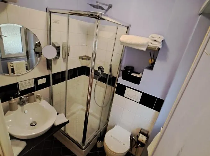 Eco Marela Nocleg ze śniadaniem 4*